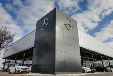 Mercedes prevede di tagliare il 10% dei suoi concessionari in tutto il mondo thumbnail