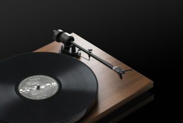 Pro-Ject Audio lancia il giradischi Pro-Ject E-1 thumbnail