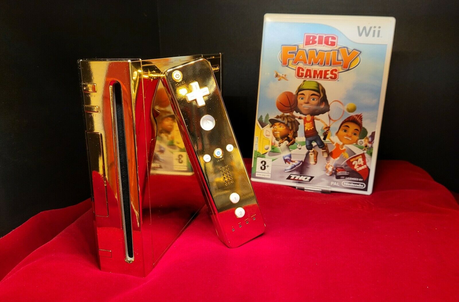 In vendita la Nintendo Wii placcata d’oro realizzata per la Regina Elisabetta nel 2009 thumbnail