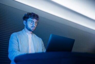 ZEISS presenta le nuove lenti PhotoFusion X per la massima protezione thumbnail