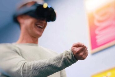 Zuckerberg svela il visore Project Cambria VR thumbnail