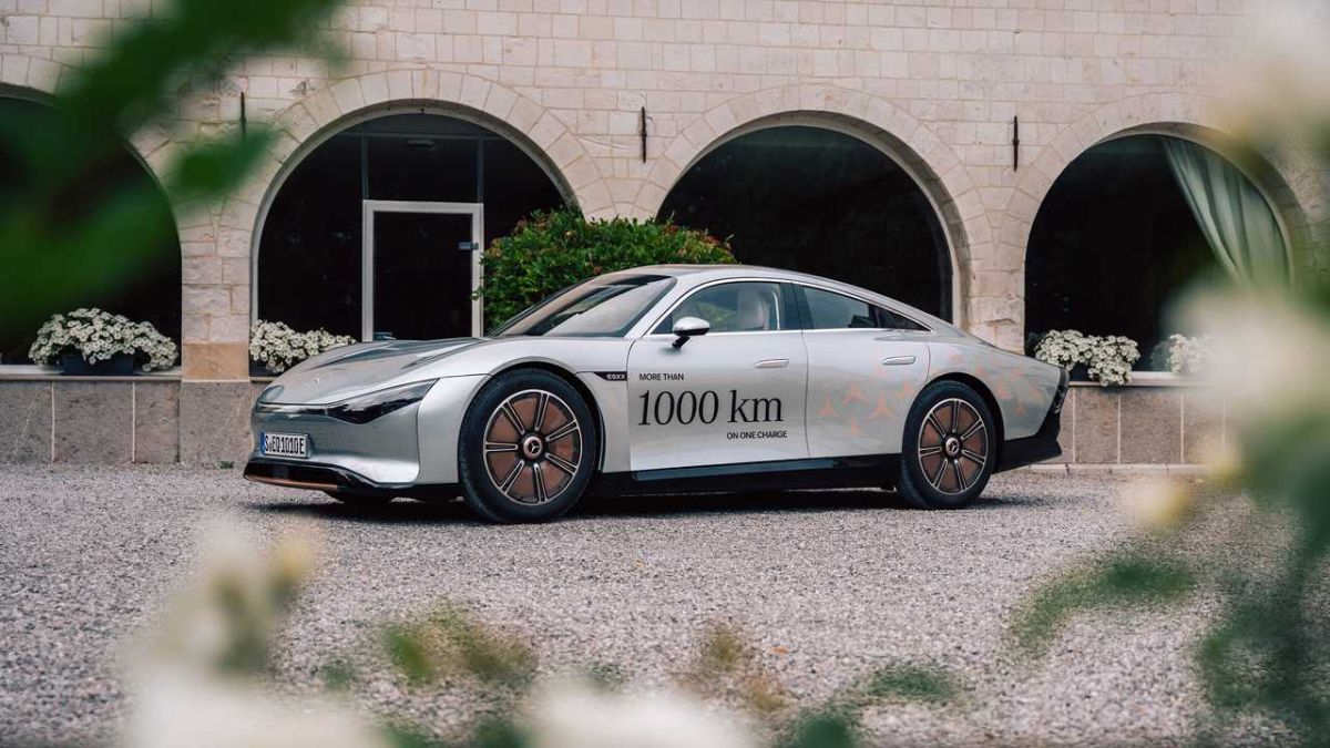 La Mercedes Vision EQXX ha percorso più di 1200 chilometri con una singola carica thumbnail