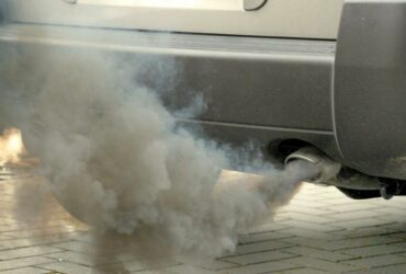 L'Italia e altri Paesi chiedono di posticipare la fine delle auto a benzina e diesel in Europa thumbnail