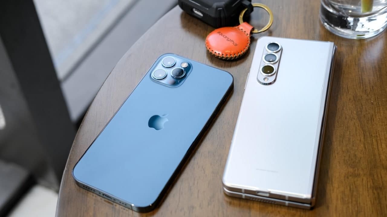 Per Apple, Samsung ha "copiato iPhone con uno schermo più grande" thumbnail