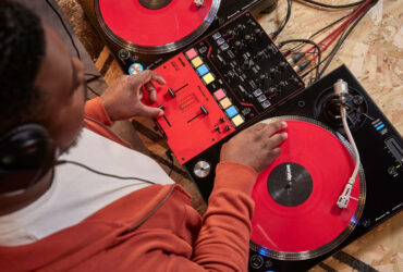 Scopriamo i dettagli del mixer 2 canali Pioneer DJ DJM-S5 thumbnail