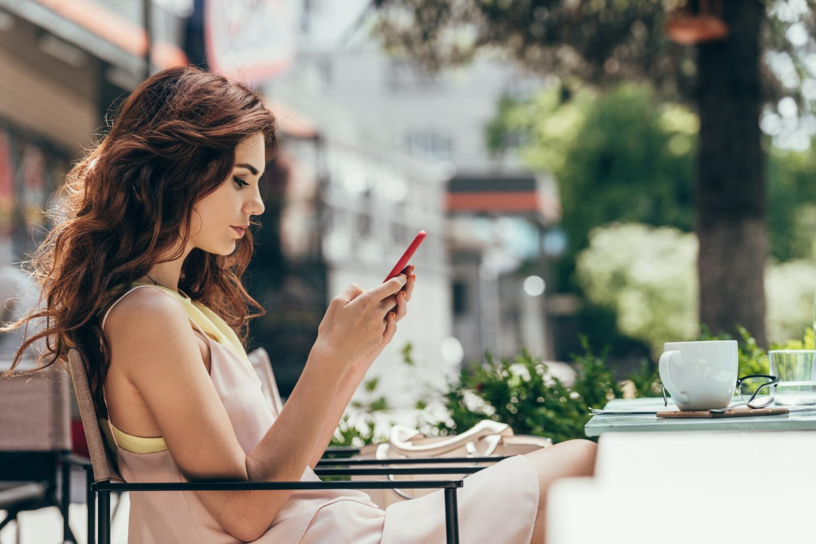 Le offerte di telefonia mobile costano meno e includono più Giga: i dati dell'Osservatorio SOStariffe.it thumbnail