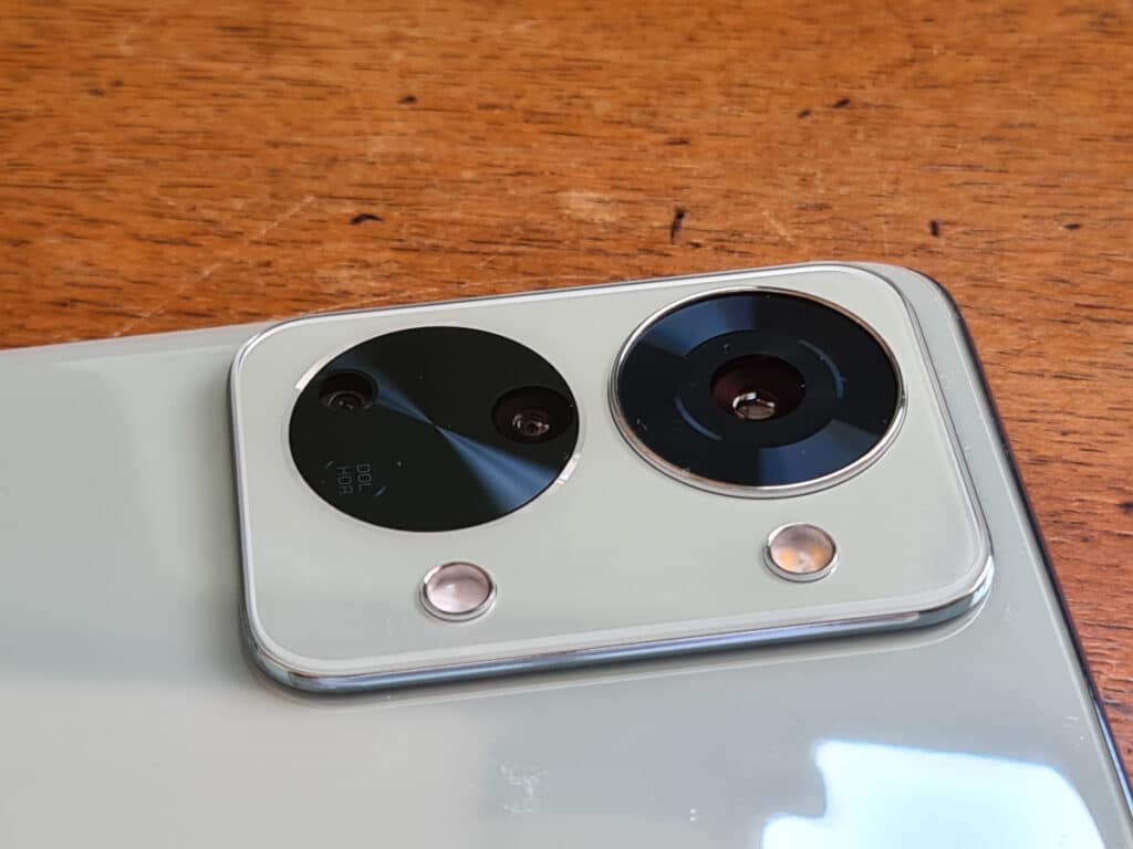 OnePlus Nord 2T 5G cameras review