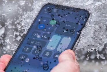 Apple, un brevetto per digitare su iPhone sotto la pioggia thumbnail