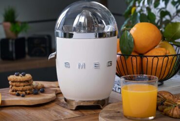Smeg rinnova il suo Spremiagrumi con una nuova colorazione thumbnail
