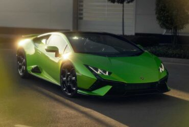 Lamborghini Huracán Tecnica si veste di Alcantara thumbnail