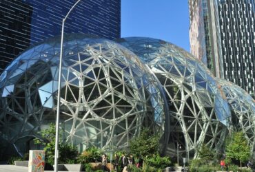 Amazon cresce in Borsa, nonostante riporti perdite da $2 miliardi thumbnail