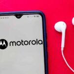 Uno studio Motorola conferma: lo smartphone non va in vacanza ed è sempre più utilizzato thumbnail