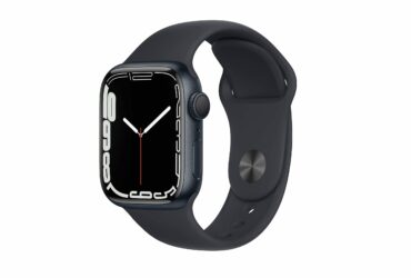 Apple Watch Series 7 mostra la sua resistenza in un video promozionale thumbnail