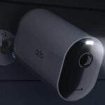 Arlo Pro 4 XL, la videocamera che sorveglia la vostra casa mentre siete in vacanza thumbnail