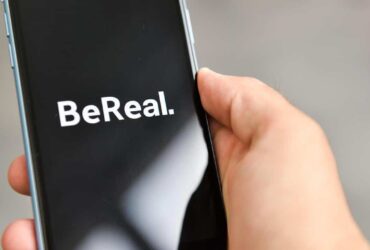 BeReal supera TikTok: è l’app più scaricata negli Usa thumbnail