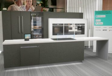 Samsung rinnova i frigoriferi Side By Side con la tecnologia Beverage Center per l'acqua fresca filtrata thumbnail