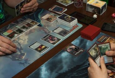 Arrivano due drop Secret Lair: di cui uno con una skin dedicata a Fortnite thumbnail