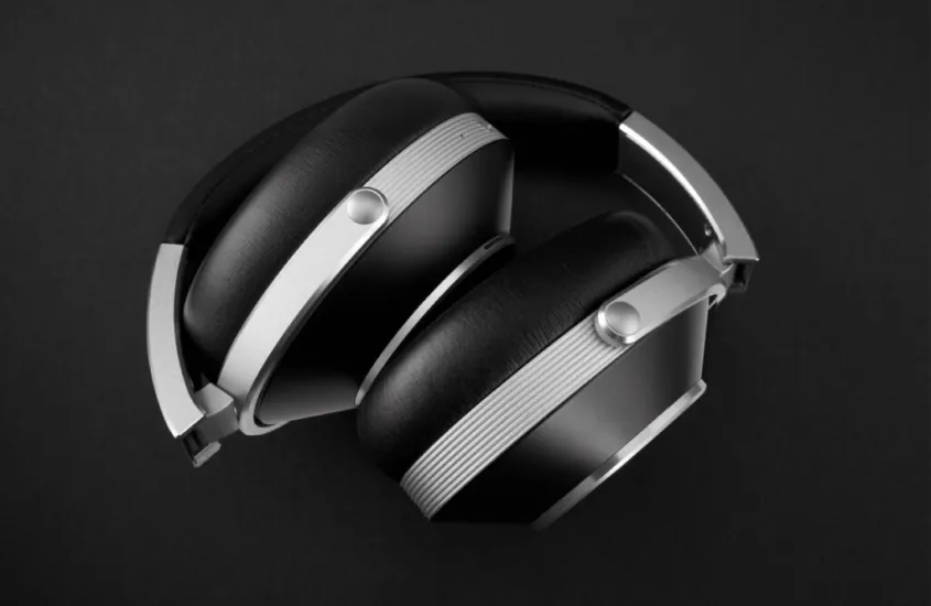 T + A presents the new Solitaire T headphones