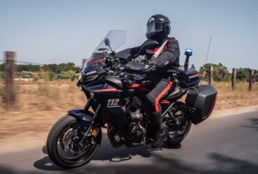 Yamaha Motor sigla l'accordo con l'Arma dei Carabinieri thumbnail