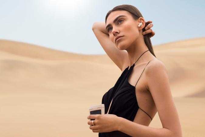Urbanista Phoenix: the true wireless earphones with solar charging