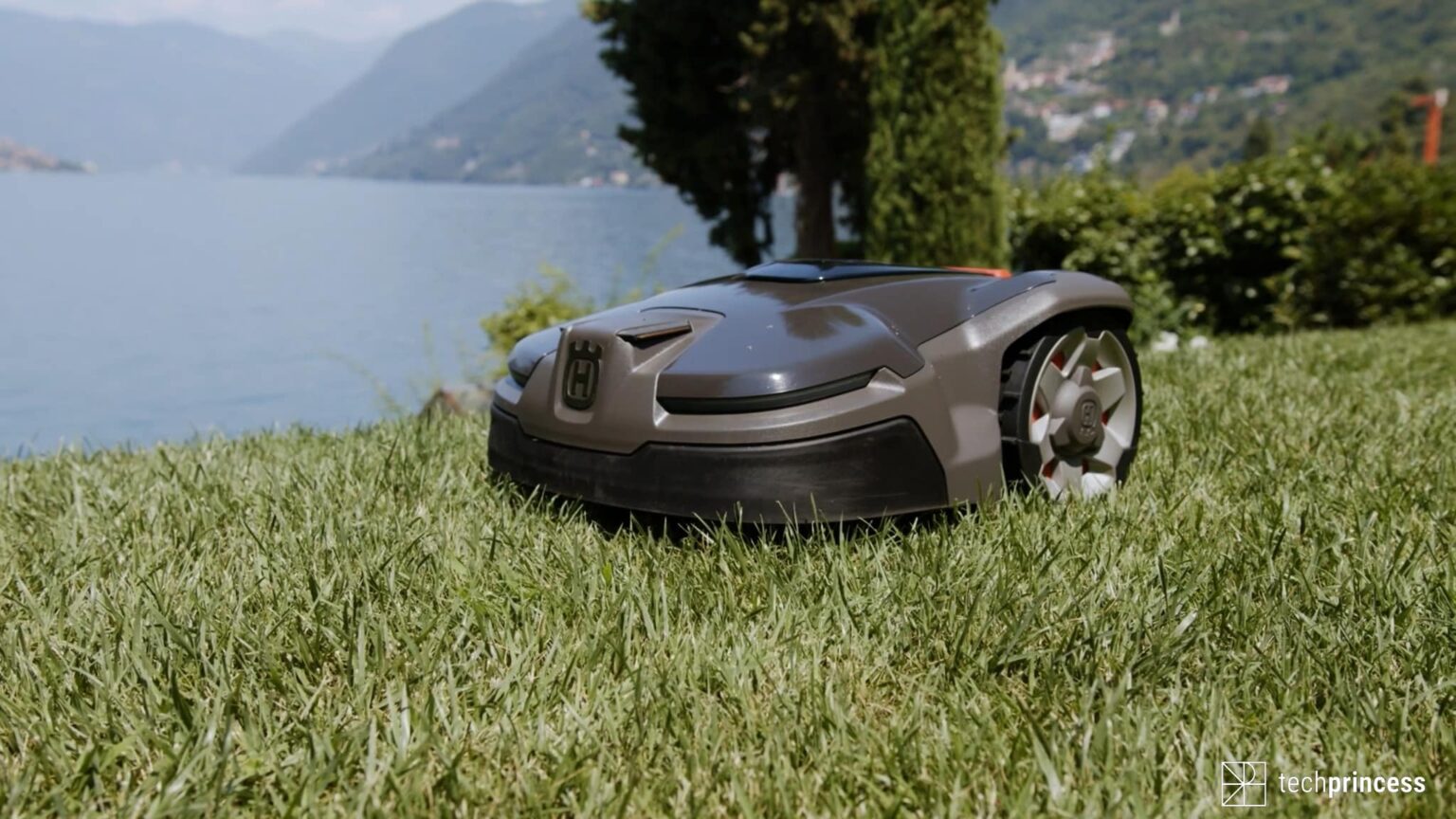 The proof of Husqvarna Automower 415X the hitech robotic lawnmower