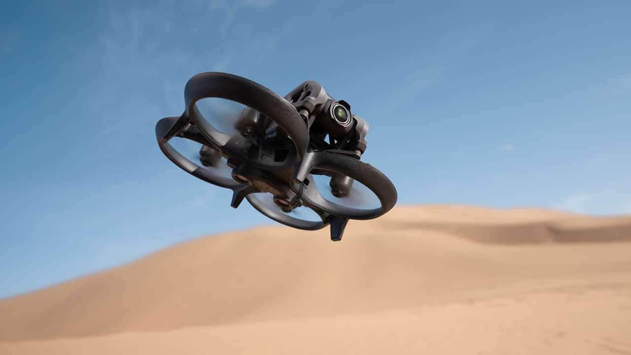 DJI Avata è il nuovo drone di DJI con visore e motion controller thumbnail