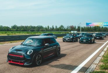 Due giorni di amore, motori e gonfiabili thumbnail