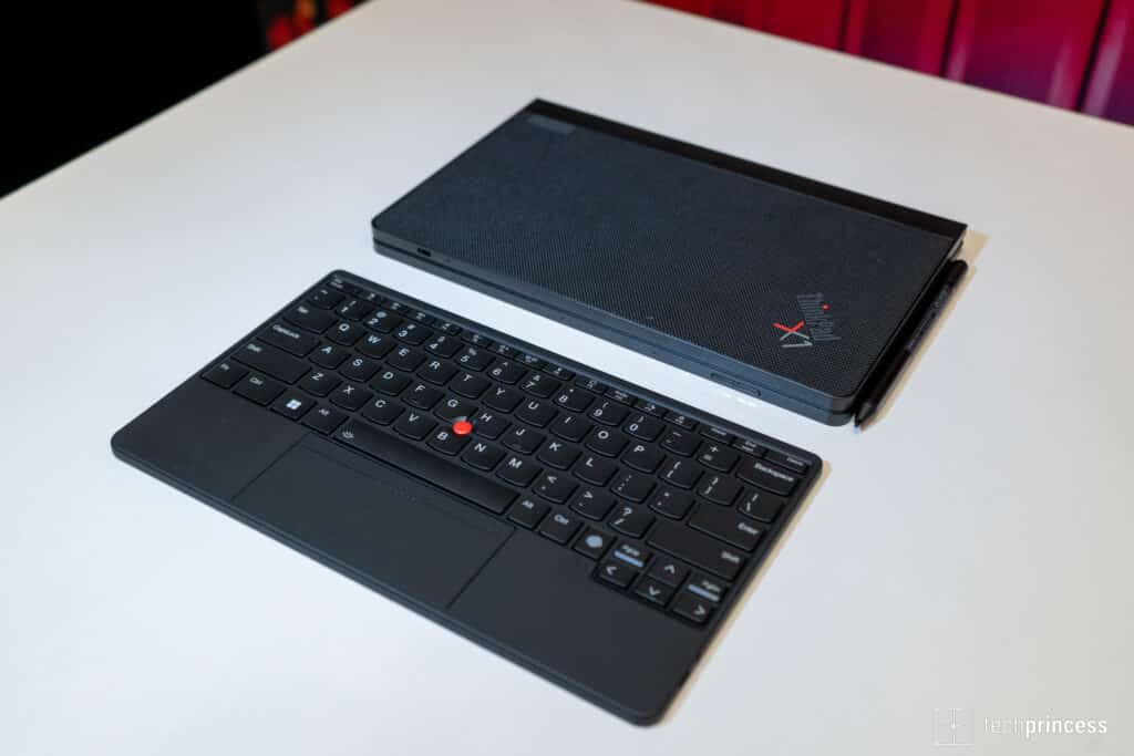 anteprima Lenovo ThinkPad X1 Fold