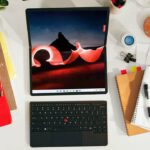 L'anteprima di Lenovo ThinkPad X1 Fold, il PC che si piega thumbnail