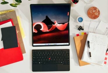 L'anteprima di Lenovo ThinkPad X1 Fold, il PC che si piega thumbnail