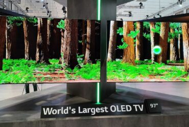 LG a IFA 2022: l'OLED da 97", quello a curvatura variabile e non solo thumbnail