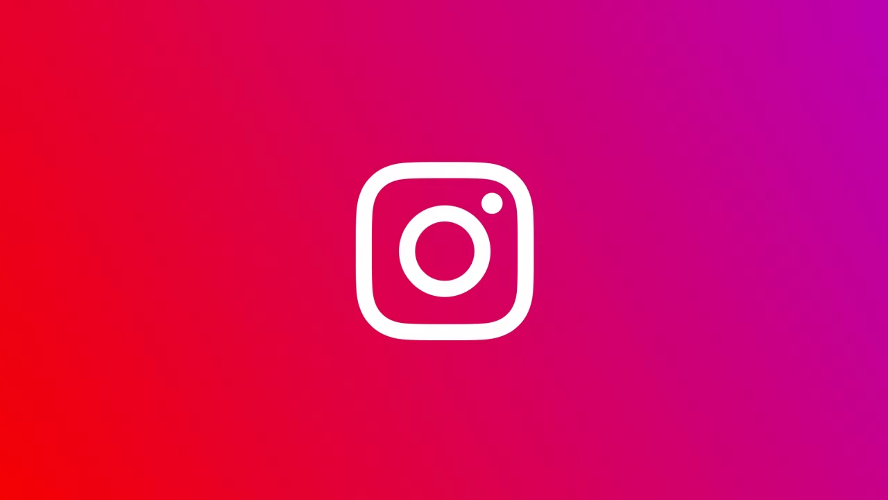 Instagram rimuove l'account di PornHub thumbnail