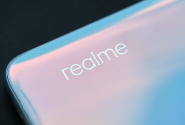 Realme risponde alla Dynamic Island di Apple thumbnail