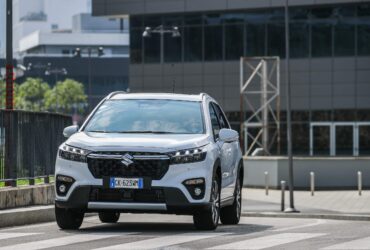 Suzuki lancia la nuova S-Cross Hybrid 1.5 140V thumbnail