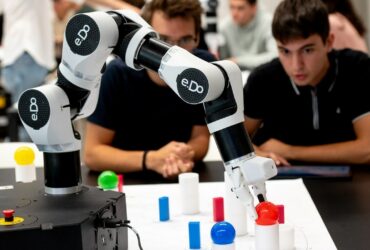Apre l'e.Do Learning Center di Ferrari, con robot Comau thumbnail
