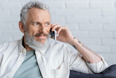 L’app che simula le voci dei vip, FakeYou, nel mirino del Garante thumbnail