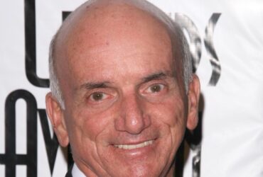 SpaceX fa tornare in orbita Dennis Tito, il primo turista spaziale thumbnail