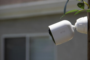 La recensione di Arlo Ultra 2 Spotlight: la sicurezza in 4K thumbnail