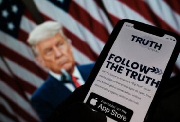 Google fa entrare nel Play Store l'app di Trump, Truth Social thumbnail