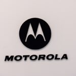 Motorola svela il concept di uno smartphone con display "allungabile" thumbnail