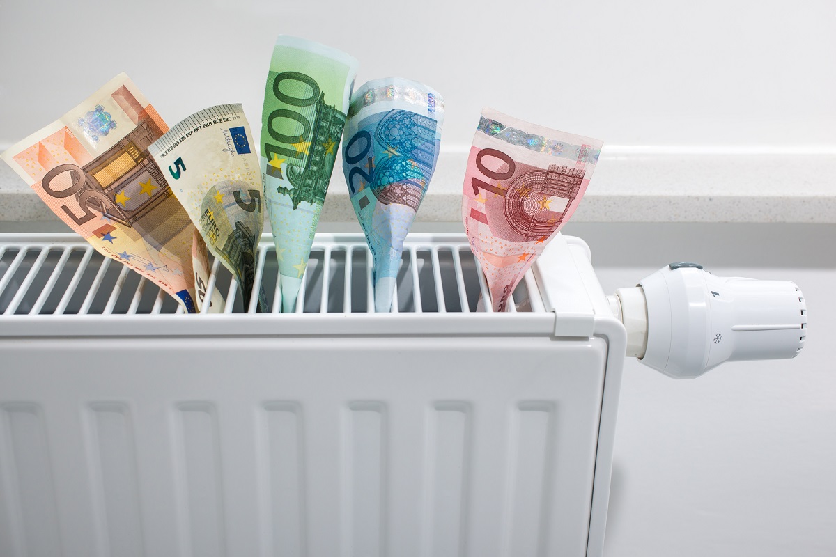 Con le nuove regole del riscaldamento è possibile risparmiare fino a 265 euro a famiglia thumbnail
