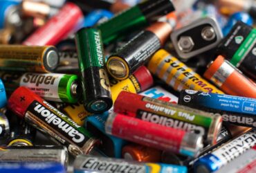 Come riciclare le batterie e smaltirle in sicurezza thumbnail