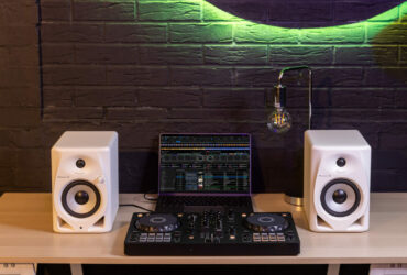 Alla scoperta di DDJ-FLX4: il nuovo DJ controller di Pioneer thumbnail