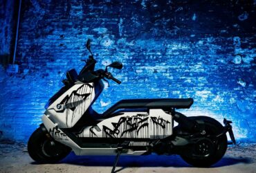 Lo scooter elettrico BMW CE 04 diventa un'opera d'arte thumbnail