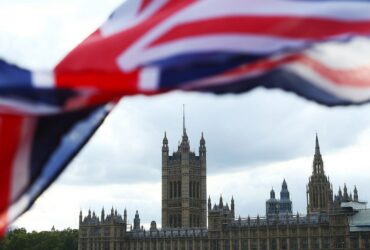 Regno Unito: via le videocamere cinesi dagli edifici governativi thumbnail