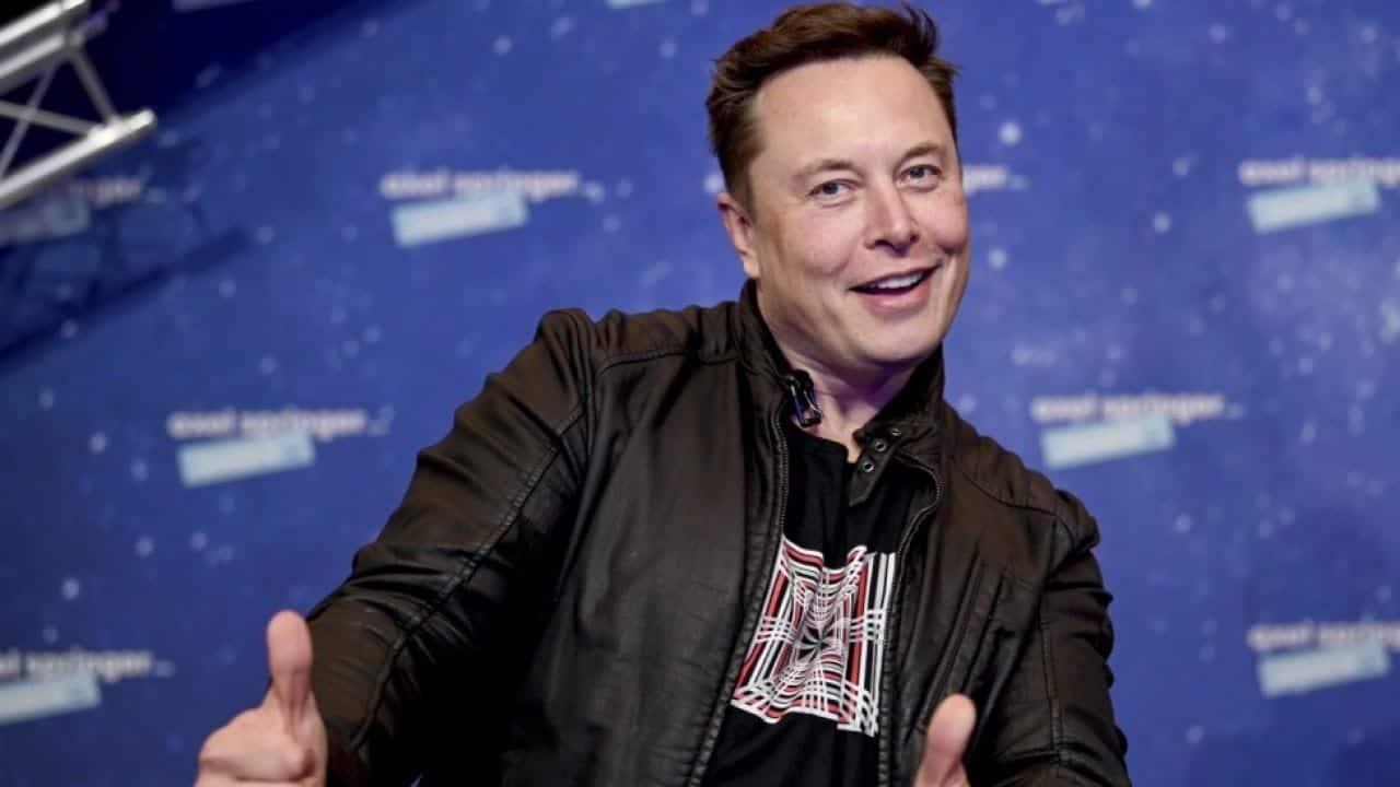 Secondo Elon Musk “Twitter è ai suoi massimi storici”, ma le previsioni sono allarmanti thumbnail