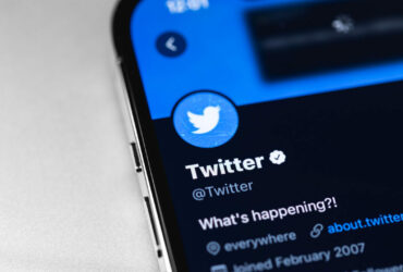 Elon Musk vuole rivoluzionare i DM di Twitter introducendo messaggi vocali e crittografia thumbnail