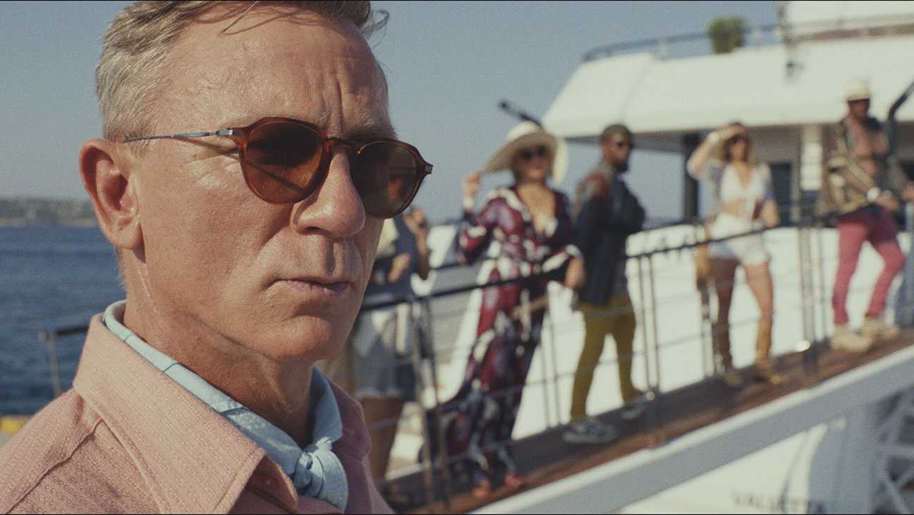 Glass Onion Review - Knives Out: A New Mystery For Daniel Craig