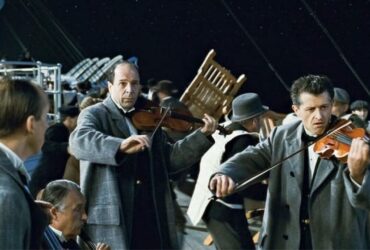 RIP Twitter: il social di Elon Musk annega in un mare di meme thumbnail