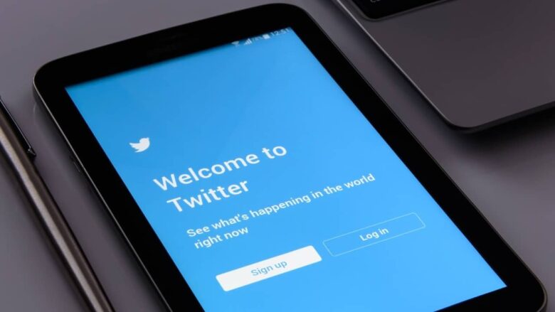 Twitter is restoring the default timeline